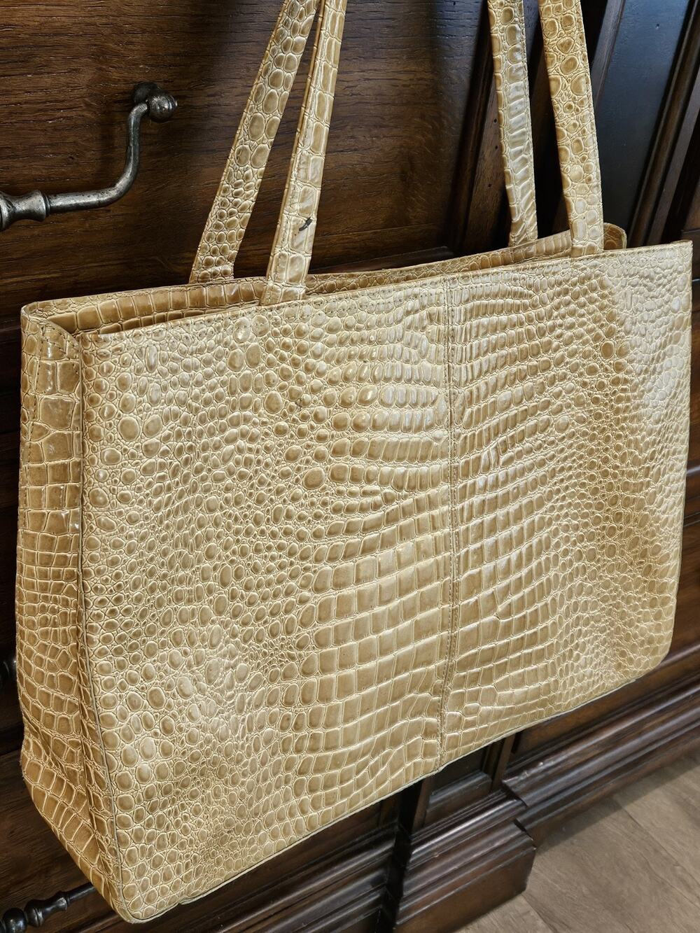 Hobo International Large Croc Embossed Leather Hobo Shoulder Bag Purse Tan